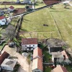 KUĆA NA VELIKOJ GRAĐEVINSKOJ PARCELI OD 3000 M2