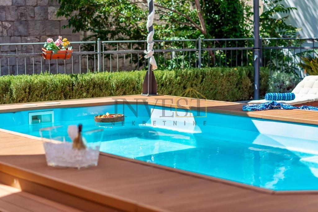 EKSKLUZIVNA NEKRETNINA U CENTRU GRADA!