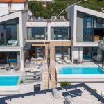 KRILO JESENICE – DVOJNA VILA S PRIVATNIM BAZENOM I POGLEDOM NA MORE