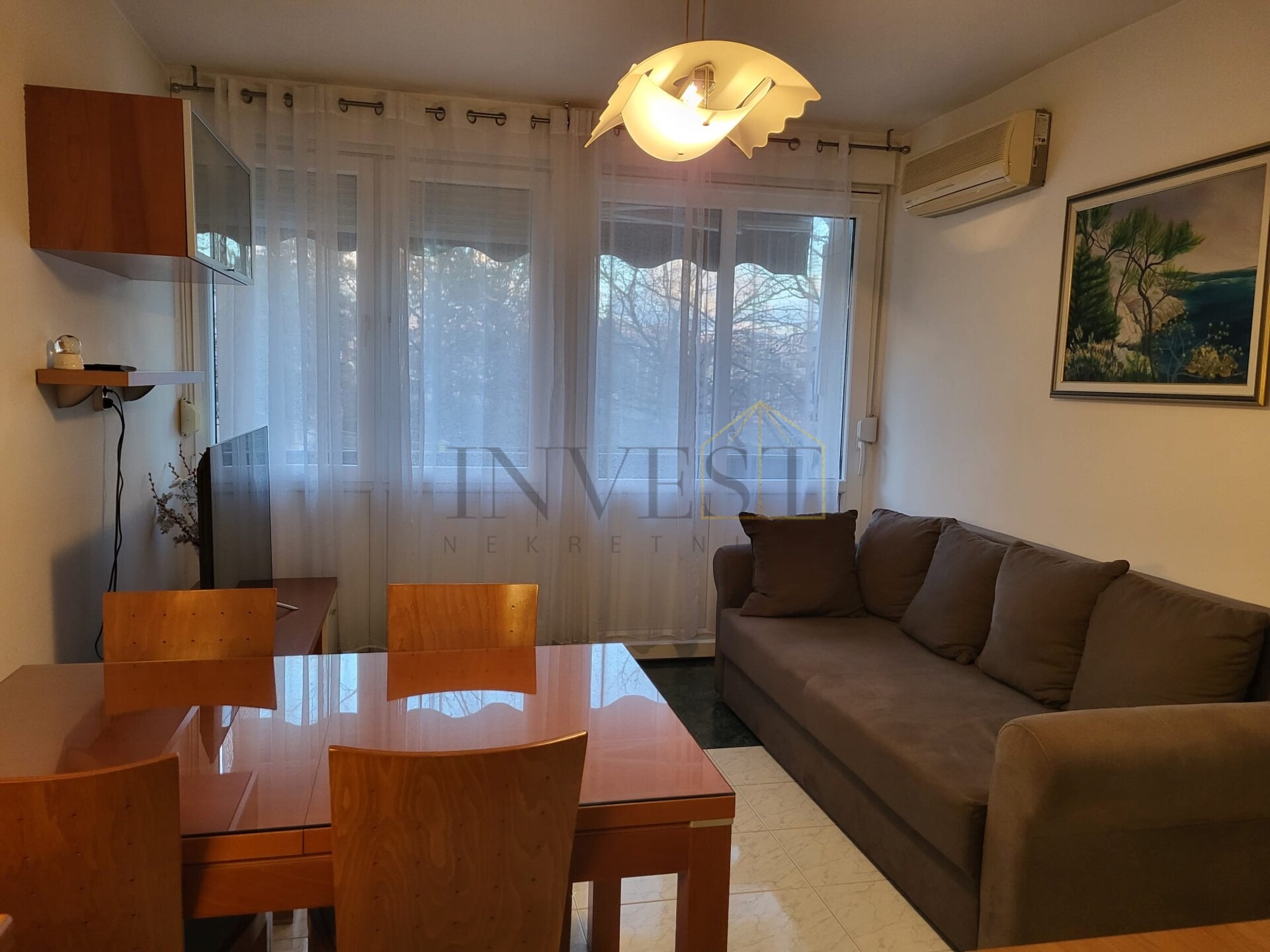 RENOVIRAN DVOSOBAN STAN